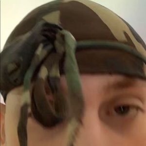 Meet your Posher, Moises